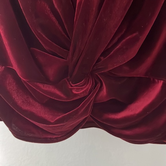 Red Velvet Top - Picture 2 of 4